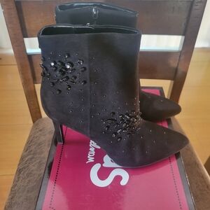 (NIB) Size 8 Elegant Black Ankle Boots with Embellishments